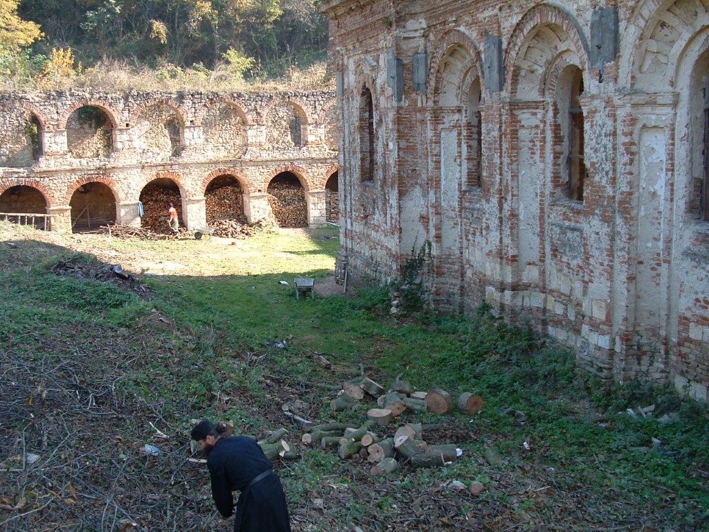 Фотографија из галерије Манастира Кувеждин, 2005 (10)